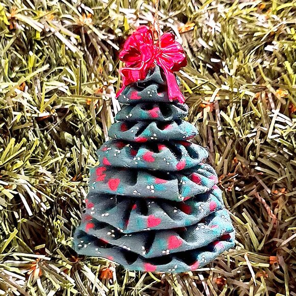 Set of 6 Handmade Green & Red Fabric “Yo-yo Scrunchie” Christmas Tree Ornament - Picture 2 of 6